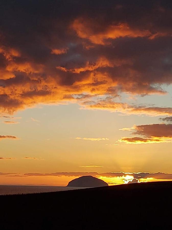 Luxury Caravan At Turnberry - Short Walk To Beach Villa Girvan Bagian luar foto